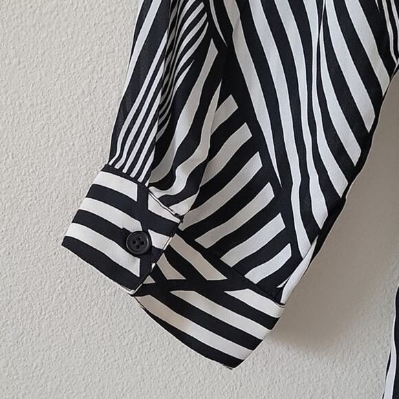 Chico's Black White Mixed Stripe Button Down Tunic Blouse Size Medium - Picture 5 of 5